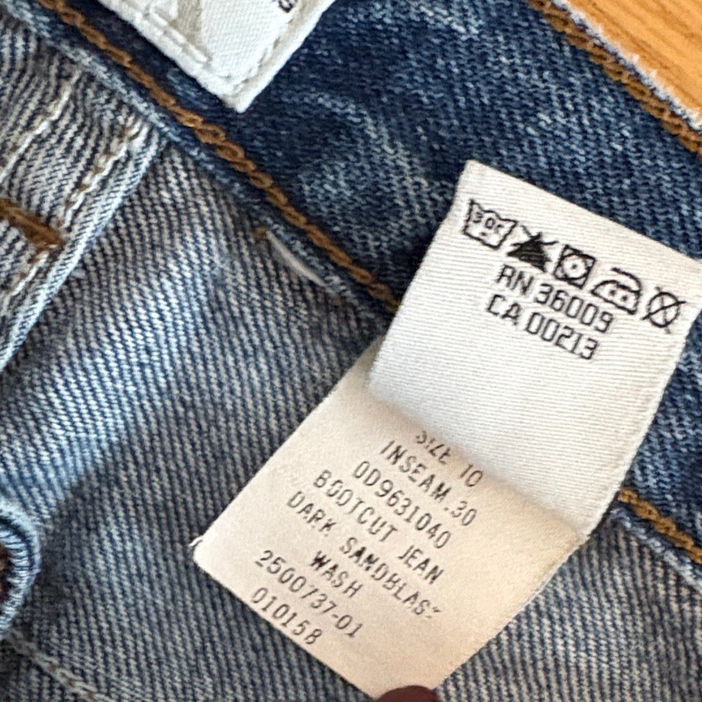 Calvin Klein Relaxed Fit Blue Jeans - Picture 2 of 4